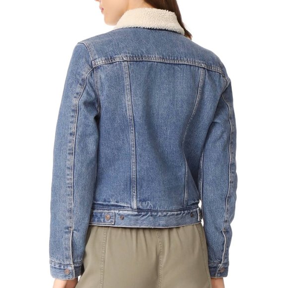 ✨HOST PICK✨ Levi's Original Sherpa Trucker Jacket - Picture 4 of 10